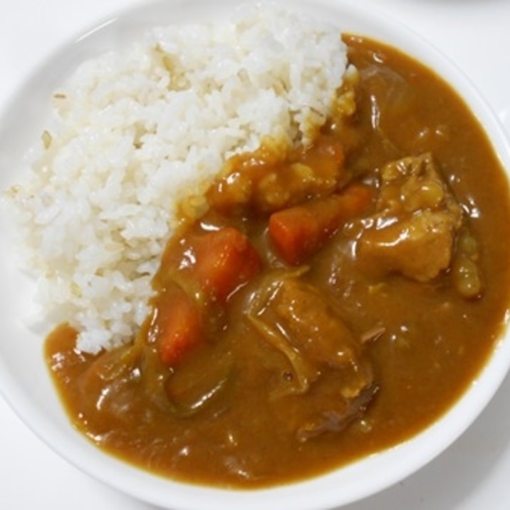 コラーゲンたっぷり♪　豚バラなんこつカレー